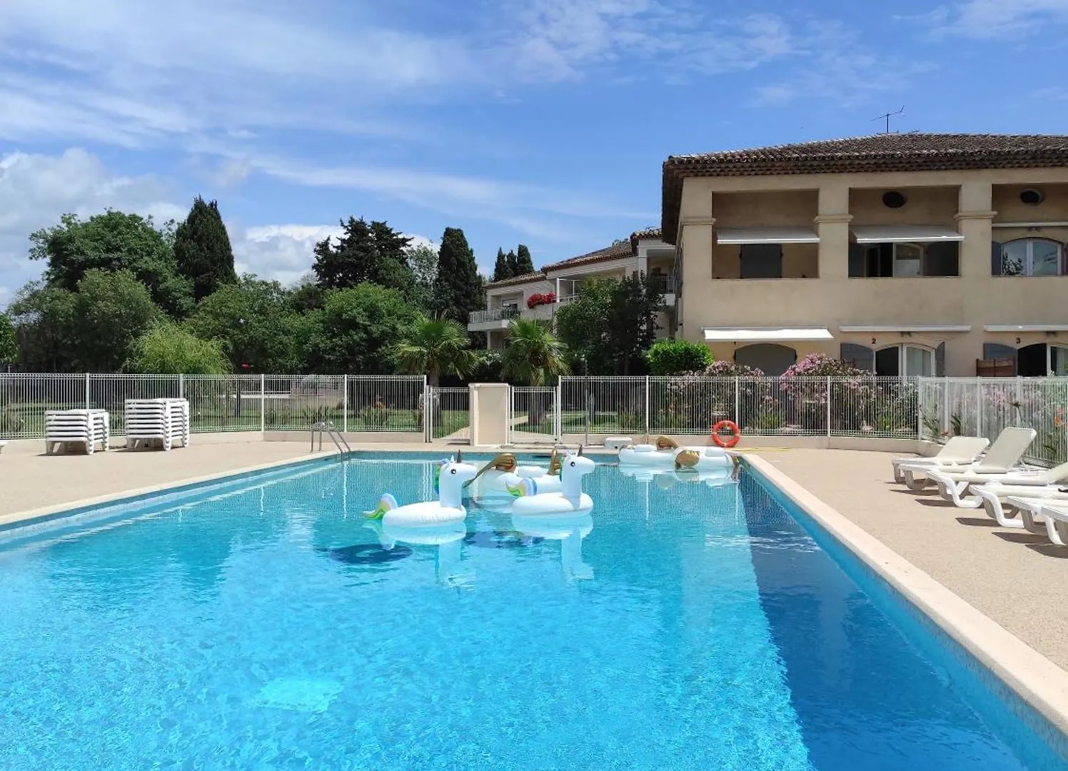 Studio 314 - Les Suites De Robinson - Residence Avec Piscine En Bord De Siagne, A Mandelieu-La-Napouleの連絡先