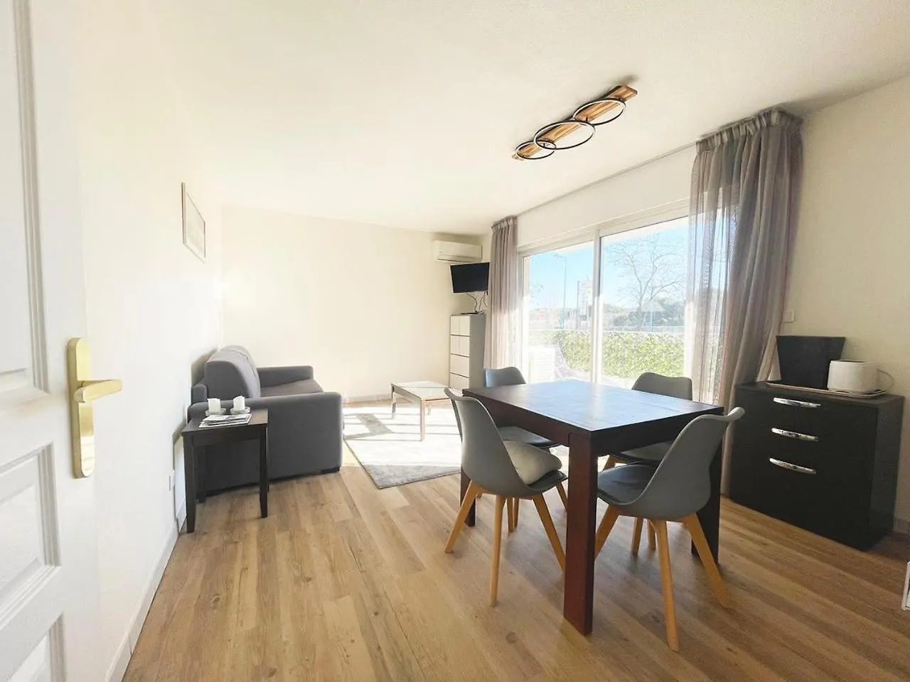 Studio 314 - Les Suites De Robinson - Residence Avec Piscine En Bord De Siagne, A Mandelieu Frankrig